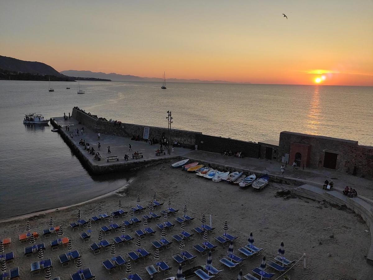 Casa Vacanze Tramonto Alla Marina Cefalù Exteriér fotografie