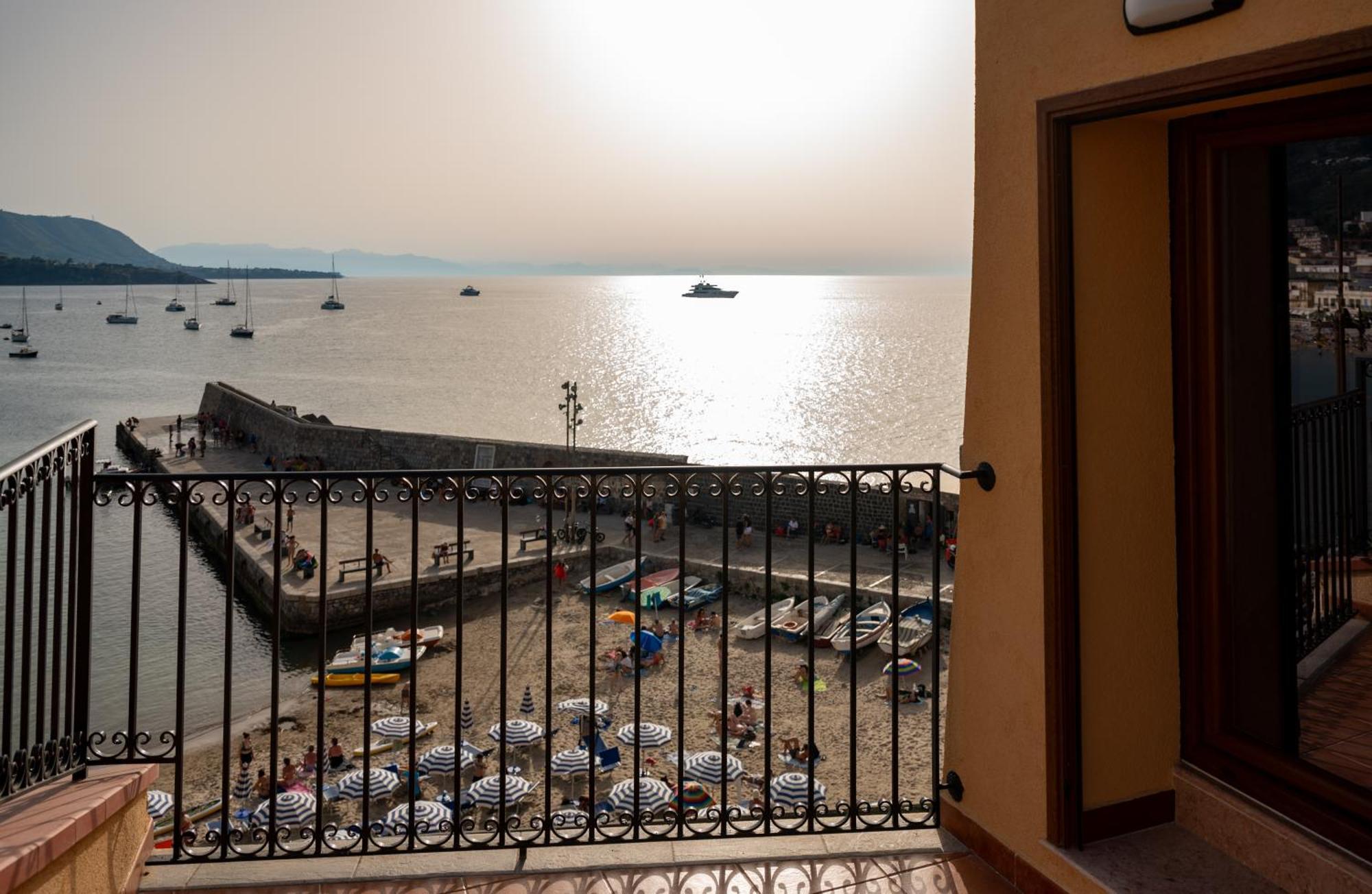 Casa Vacanze Tramonto Alla Marina Cefalù Exteriér fotografie