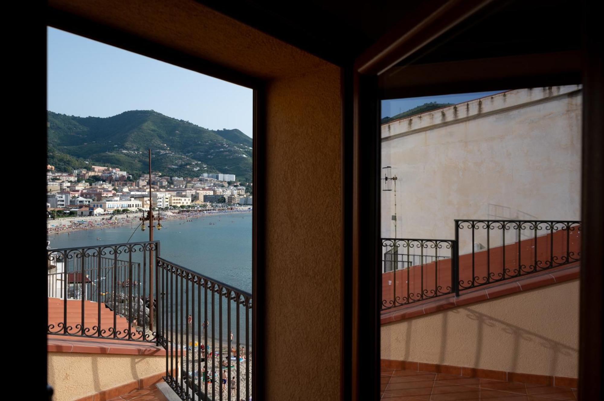 Casa Vacanze Tramonto Alla Marina Cefalù Exteriér fotografie