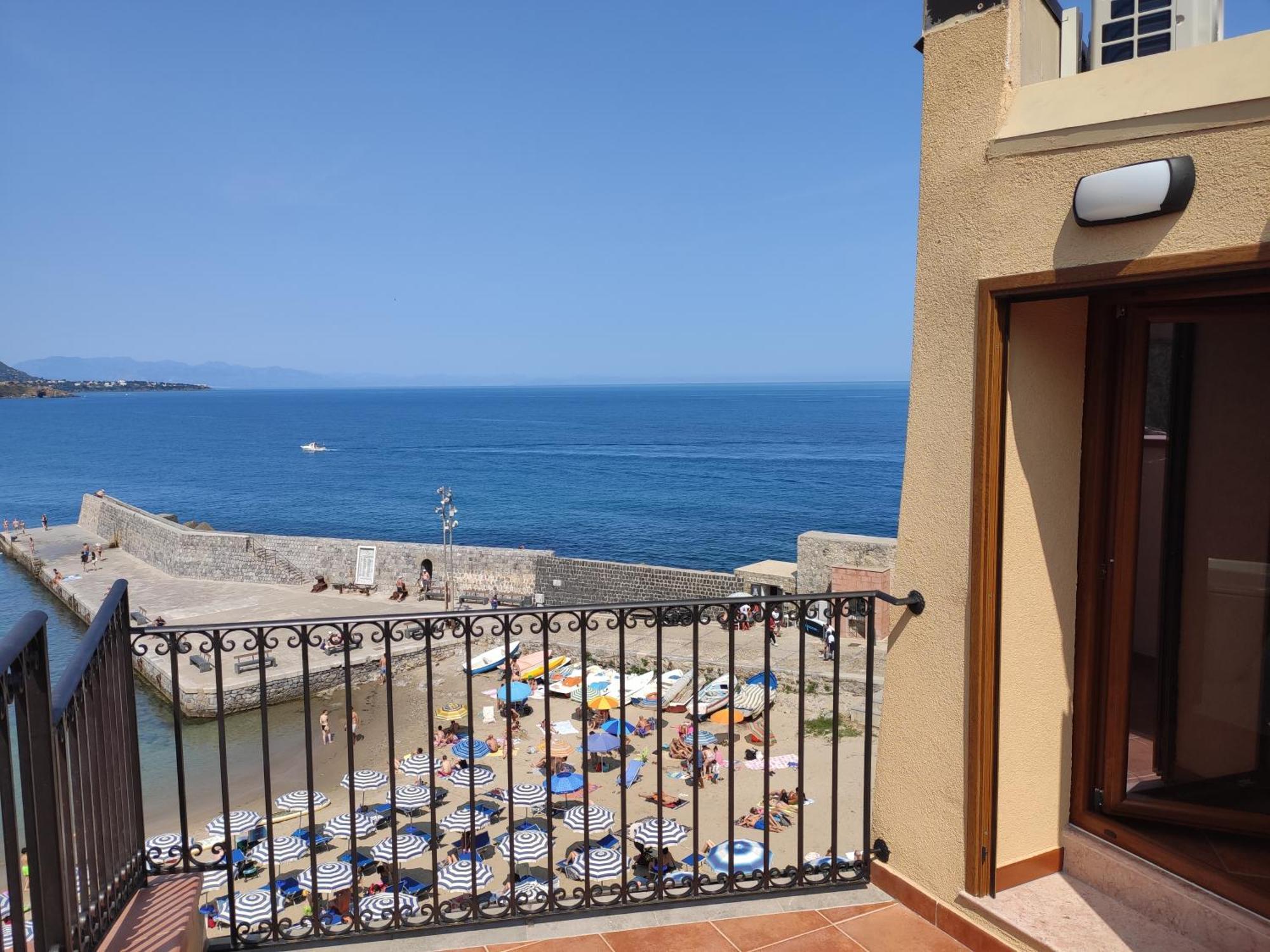 Casa Vacanze Tramonto Alla Marina Cefalù Exteriér fotografie